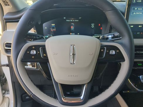 New 2026 Lincoln Corsair Premiere image 13