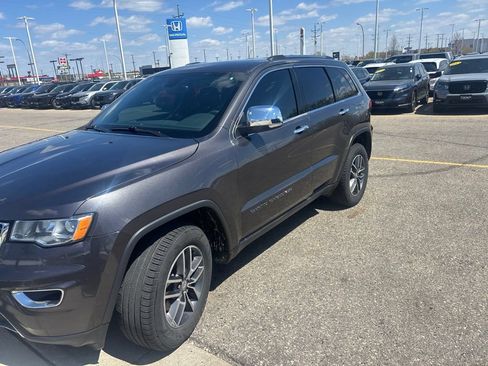 Used 2017 Jeep Grand Cherokee Limited AWD/4WD image 11