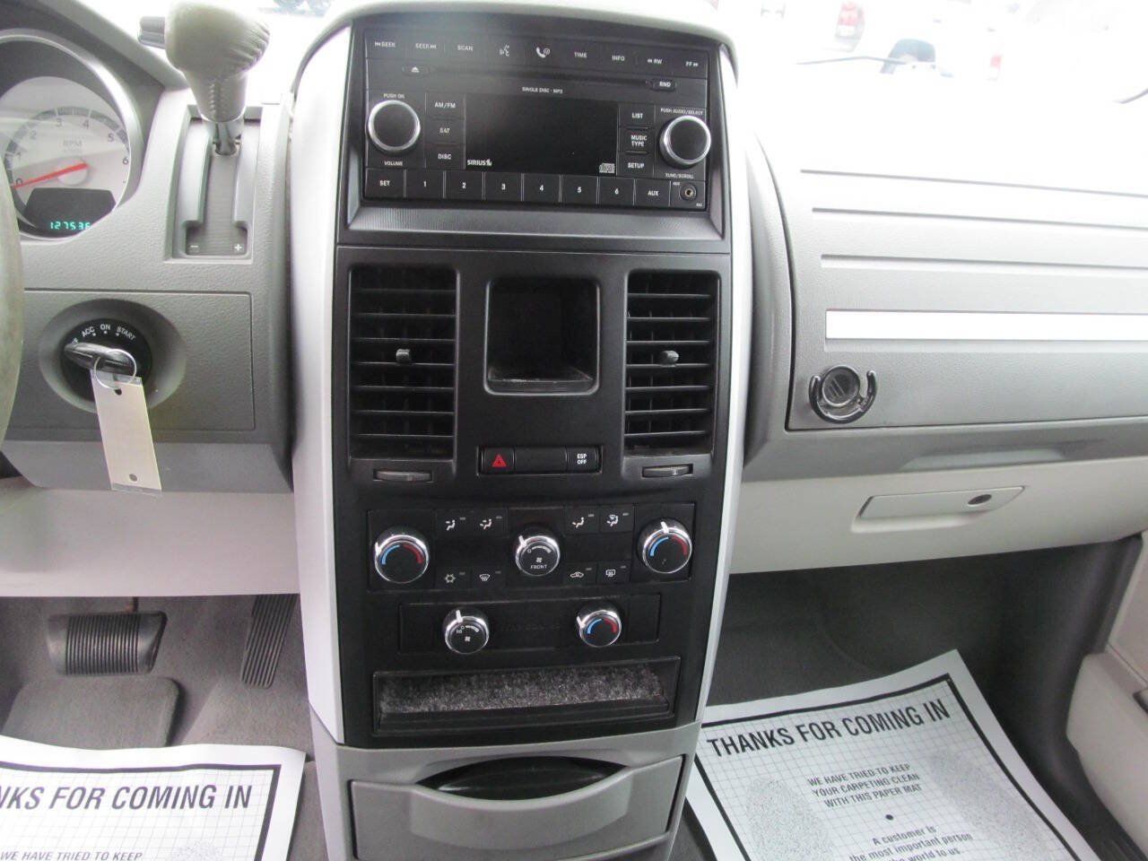 Used 2008 Dodge Grand Caravan SXT FWD image 10