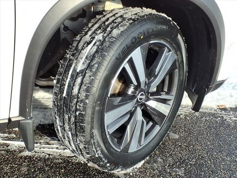 Used 2023 Nissan Rogue Platinum w/ Platinum Premium Package image 4