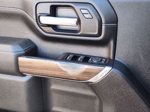 Used 2021 Chevrolet Silverado 2500 LT w/ Z71 Off-Road Package image 25