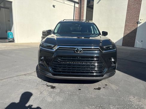 Used 2026 Toyota Grand Highlander AWD image 3