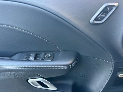 Used 2022 Dodge Challenger R/T w/ Plus Package image 11