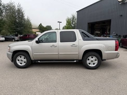 Used 2008 Chevrolet Avalanche LT w/ LT Preferred Equipment Group AWD/4WD image 15
