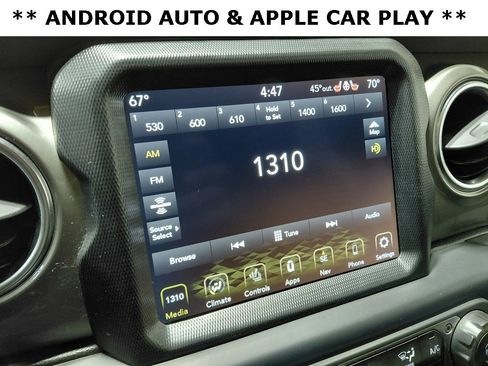 Used 2023 Jeep Wrangler Sahara w/ Cold Weather Group image 9