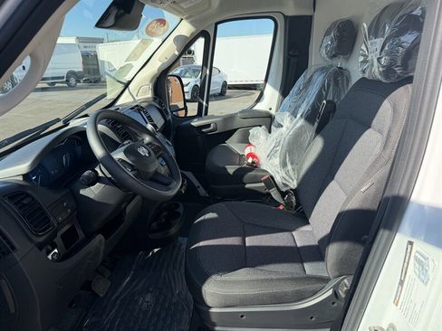 Used 2025 RAM ProMaster 2500 w/ Convenience Group image 12