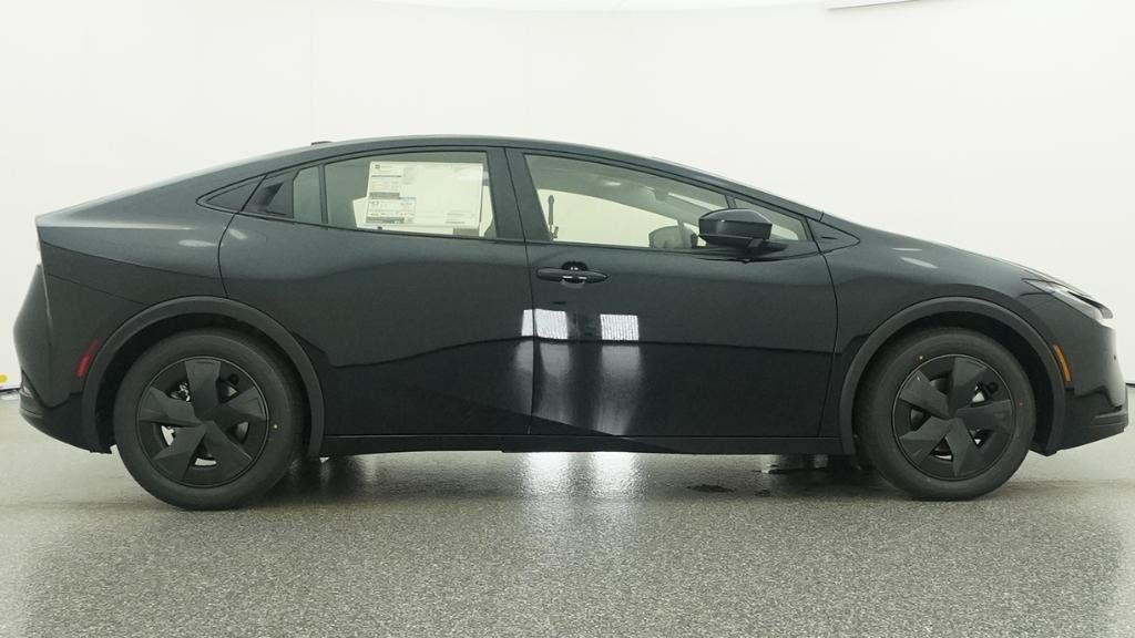 New 2026 Toyota Prius LE FWD image 30