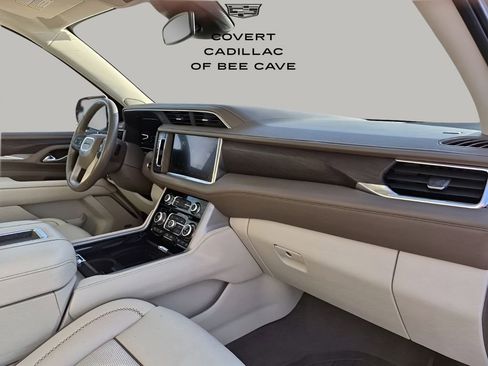 Used 2023 GMC Yukon XL Denali image 16