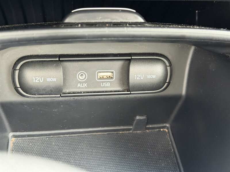 Used 2019 Kia Sorento AWD V6 image 27