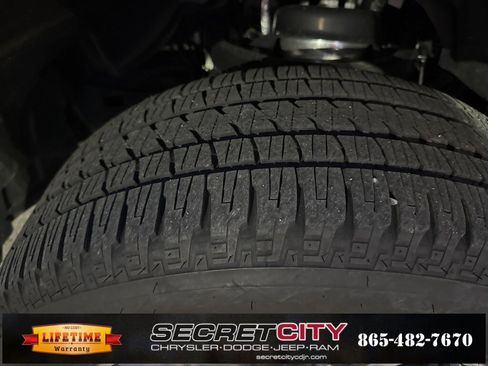 Used 2025 RAM 1500 Limited image 10