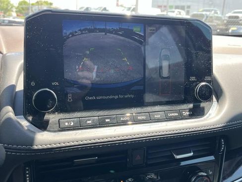 Used 2023 Nissan Rogue SL w/ SL Premium Package FWD image 39