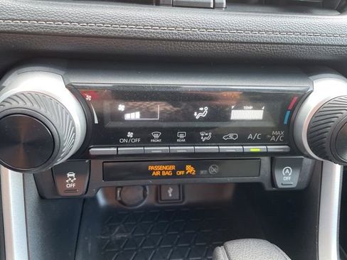 Used 2021 Toyota RAV4 LE image 24