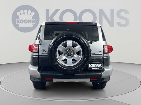 Used 2010 Toyota FJ Cruiser 4WD image 10