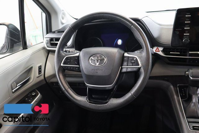 Certified 2022 Toyota Sienna Limited AWD/4WD image 18