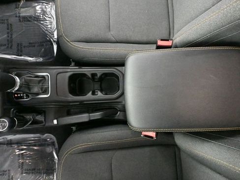 Used 2024 Jeep Wrangler Sahara image 31