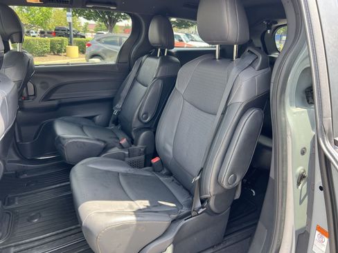 Used 2022 Toyota Sienna XLE Woodland Edition AWD/4WD image 25