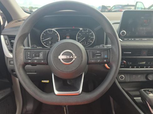 Used 2023 Nissan Rogue SV AWD/4WD image 9
