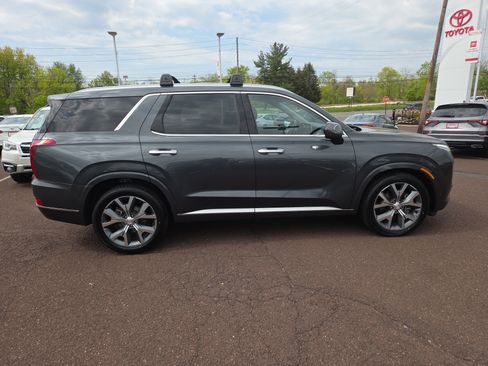 Used 2021 Hyundai Palisade Limited w/ Cargo Package AWD/4WD image 2