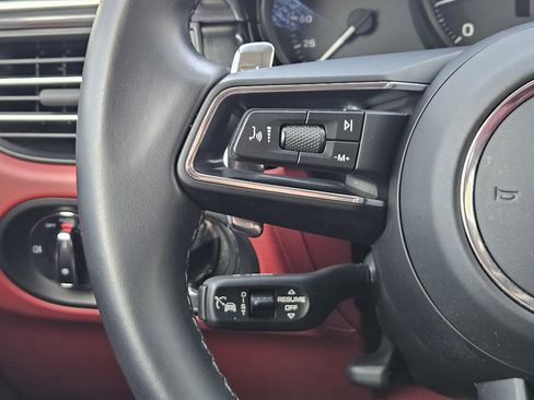 Used 2023 Porsche Macan Turbo image 26