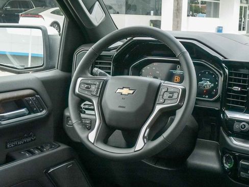 New 2026 Chevrolet Silverado 1500 High Country w/ Technology Package AWD/4WD image 14