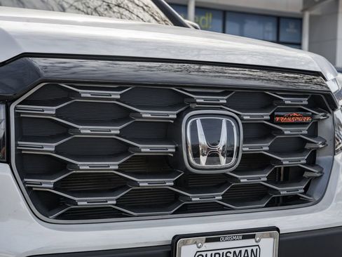 Used 2024 Honda Passport TrailSport image 11