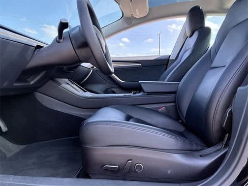 Used 2023 Tesla Model 3 Standard Range image 18