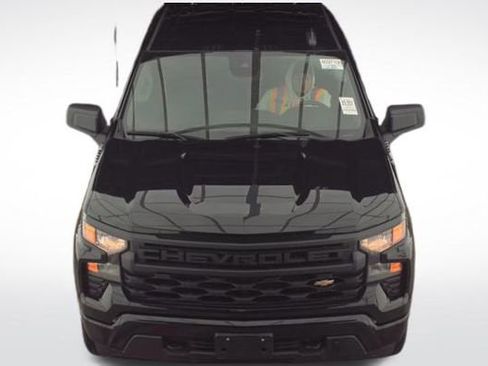 Used 2023 Chevrolet Silverado 1500 Custom image 2