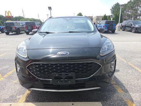 Certified 2022 Ford Escape Titanium AWD/4WD image 2