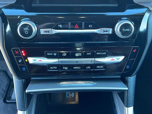 Used 2023 Ford Explorer Limited w/ Equipment Group 301A image 21