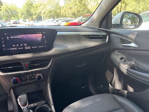 Used 2025 Buick Encore GX Preferred FWD image 34