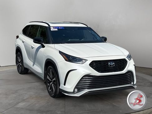 Used 2021 Toyota Highlander XSE AWD/4WD image 1