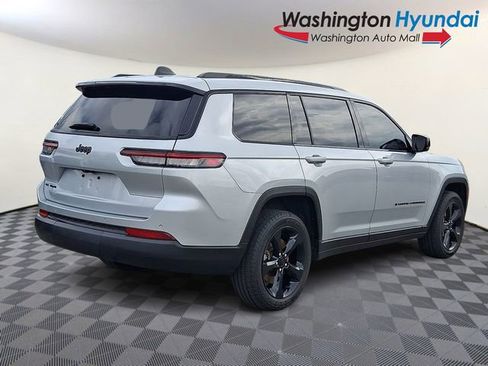 Used 2022 Jeep Grand Cherokee L Laredo image 6