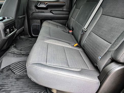 Used 2025 Chevrolet Silverado 1500 LT Trail Boss w/ Convenience Package II AWD/4WD image 37