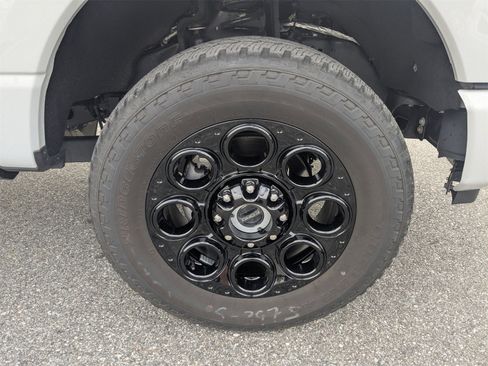 Used 2025 Ford F250 Platinum w/ FX4 Off-Road Package image 11