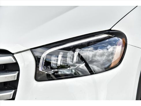 Certified 2025 Mercedes-Benz GLS 450 4MATIC image 5