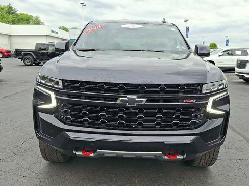 Used 2023 Chevrolet Tahoe Z71 w/ Luxury Package AWD/4WD image 2