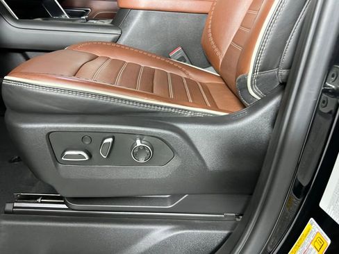 Used 2024 GMC Sierra 3500 Denali Ultimate image 22