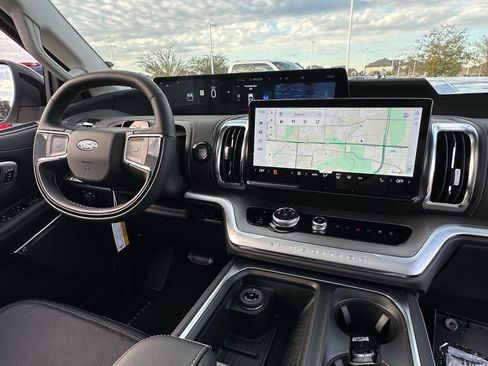 New 2025 Ford Expedition Platinum w/ Driver's Package image 45