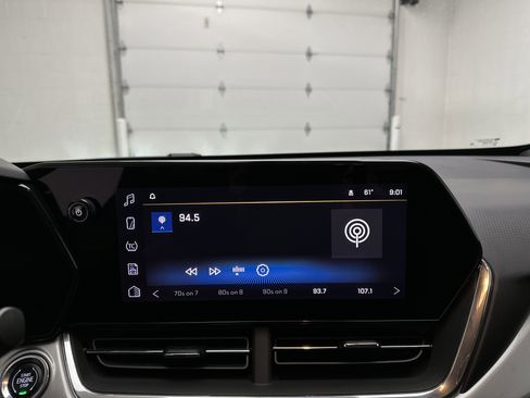 Used 2025 Chevrolet Trax LT w/ LT Convenience Package FWD image 27