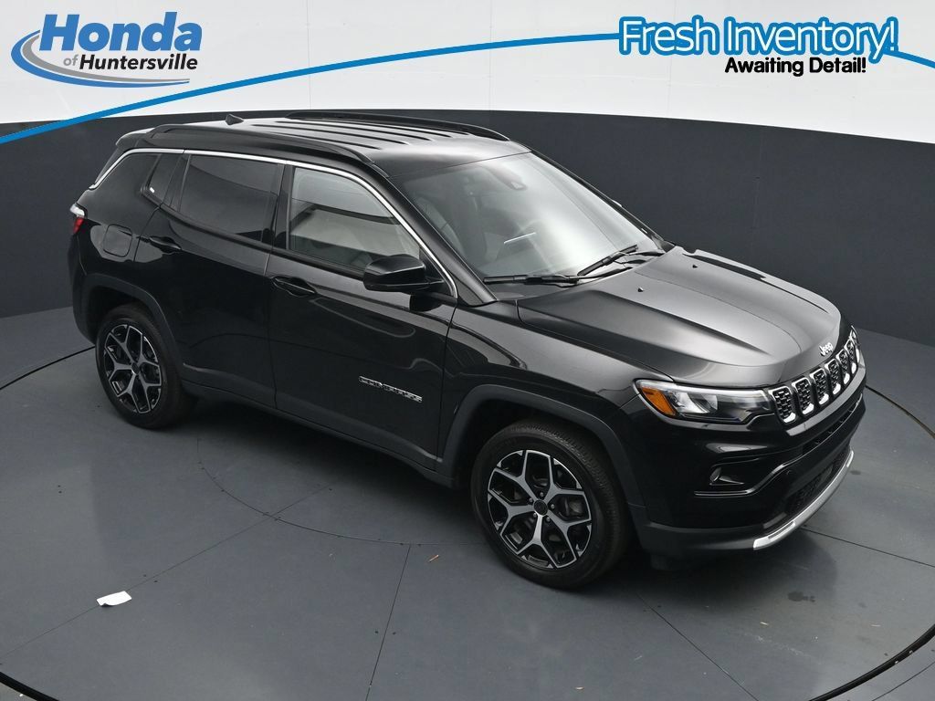 Used 2025 Jeep Compass Limited AWD/4WD image 16
