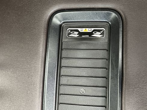 Used 2015 Chevrolet Tahoe LTZ AWD/4WD image 28