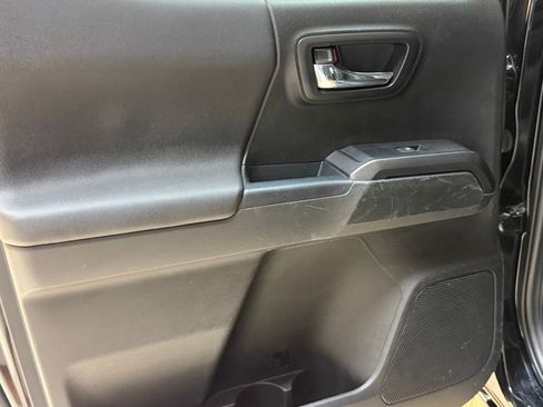 Used 2021 Toyota Tacoma TRD Sport image 34