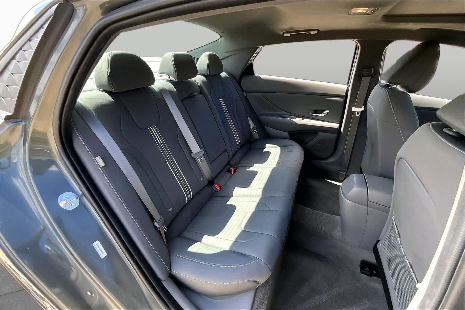 Certified 2025 Hyundai Elantra SEL FWD image 20