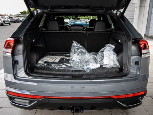 New 2026 Volkswagen Atlas Cross Sport SE FWD image 20