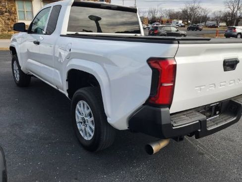 Used 2024 Toyota Tacoma SR image 25