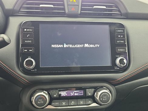 New 2025 Nissan Versa SR w/ Trunk Package FWD image 19