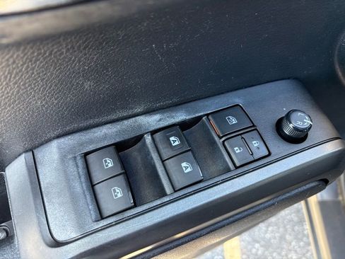 Used 2019 Toyota Tacoma TRD Off-Road image 31