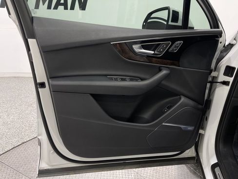 Used 2018 Audi Q7 3.0T Prestige w/ Prestige Package image 16