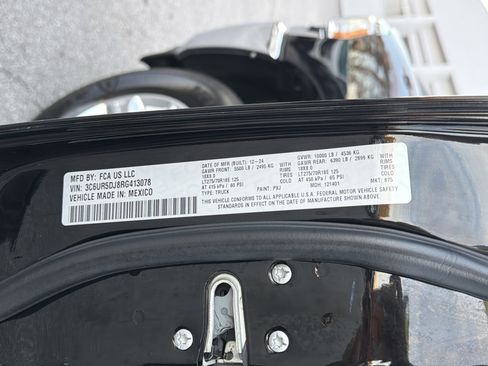 Used 2024 RAM 2500 Big Horn w/ Bed Utility Group image 34