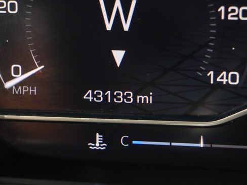 Used 2022 GMC Yukon AT4 AWD/4WD image 17